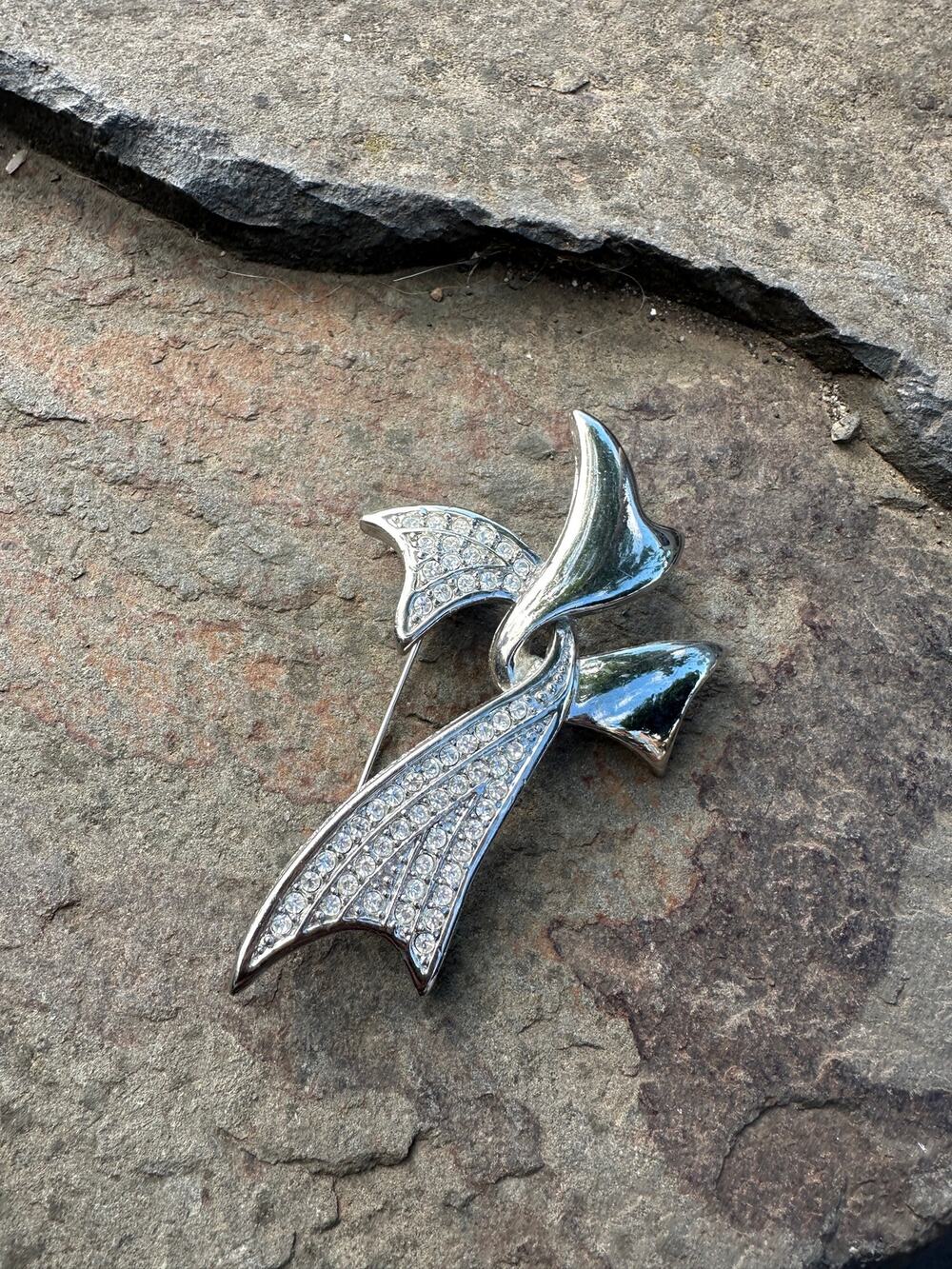 Vintage 1950s Silver Tone Rhinestone Bow Brooch